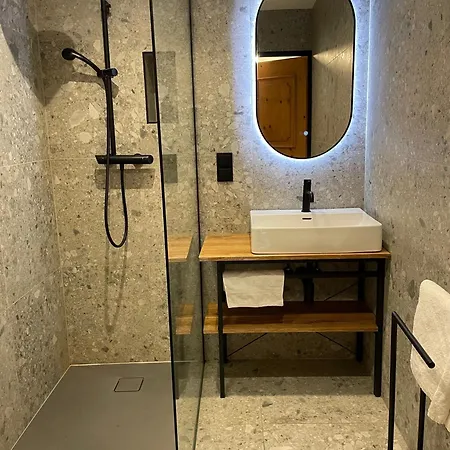 Springhouse アパート *