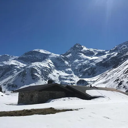 Springhouse アパート